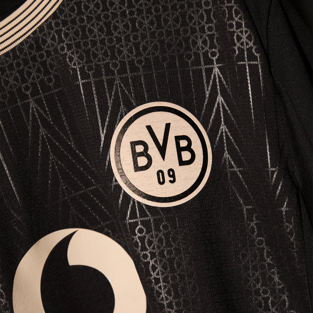 BVB Sondertrikot 100 Jahre Rote Erde